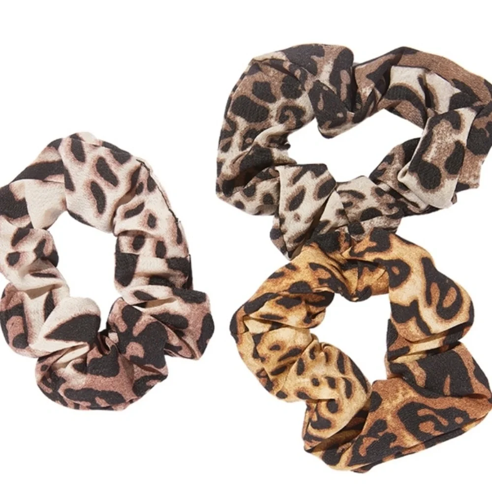 nOir Ombre Leopard Scrunchies